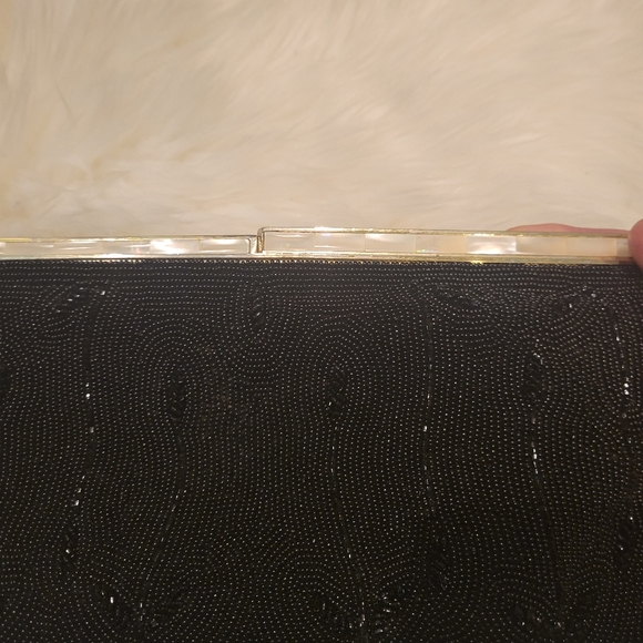 VINTAGE BAGS BY DEBBIE, MADE IN JAPAN SATIN LINED BEADED CLUTCH - Picture 5 of 7